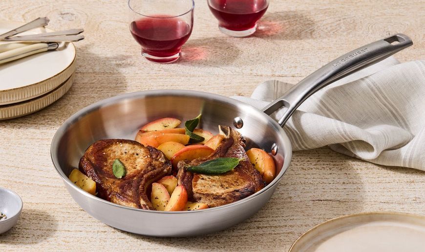 Сковорідка Le Creuset Essential 24 см 53080240010000 фото