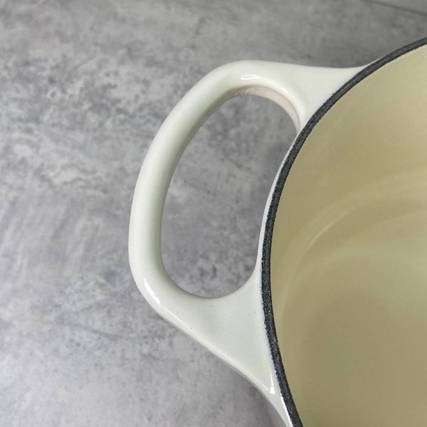 Кастрюля Le Creuset Signature 4,7 л овальная Meringue 21178297164430 фото