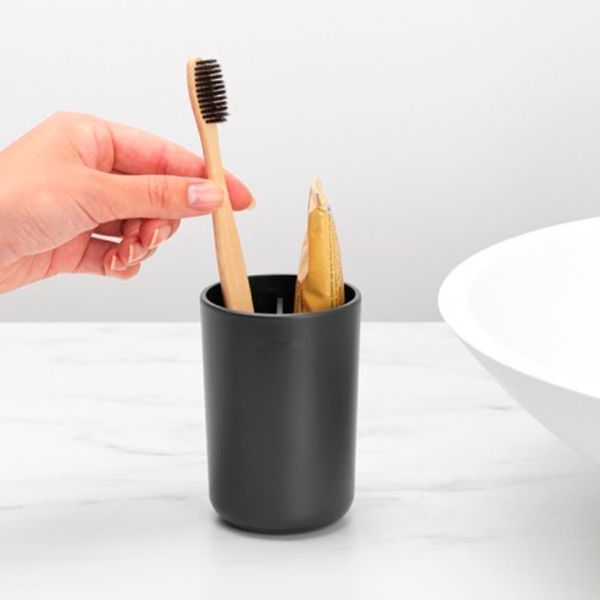 Стакан для зубных щеток Brabantia ReNew 7,6х7,6х11 см черный 280283 фото