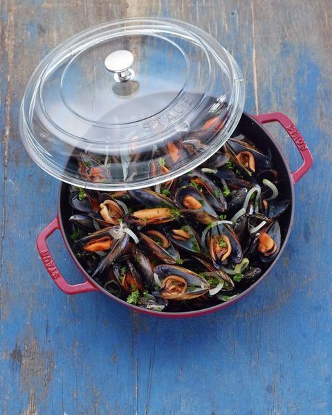 Сковорідка Wok Staub з кришкою 28 см червона 40501-038-0 фото