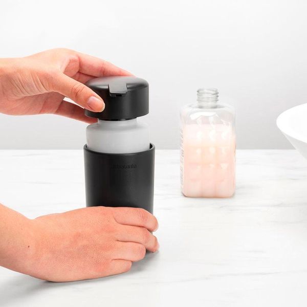 Дозатор для мыла Brabantia ReNew 250 мл черный 280245 фото